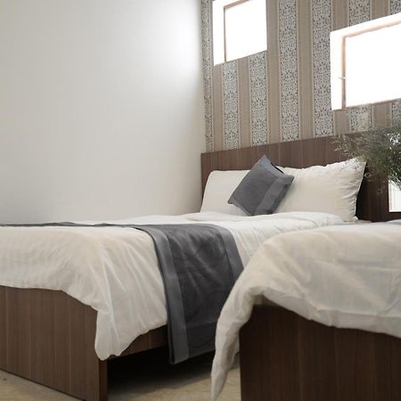 Amis Hotel Да Лат Екстериор снимка