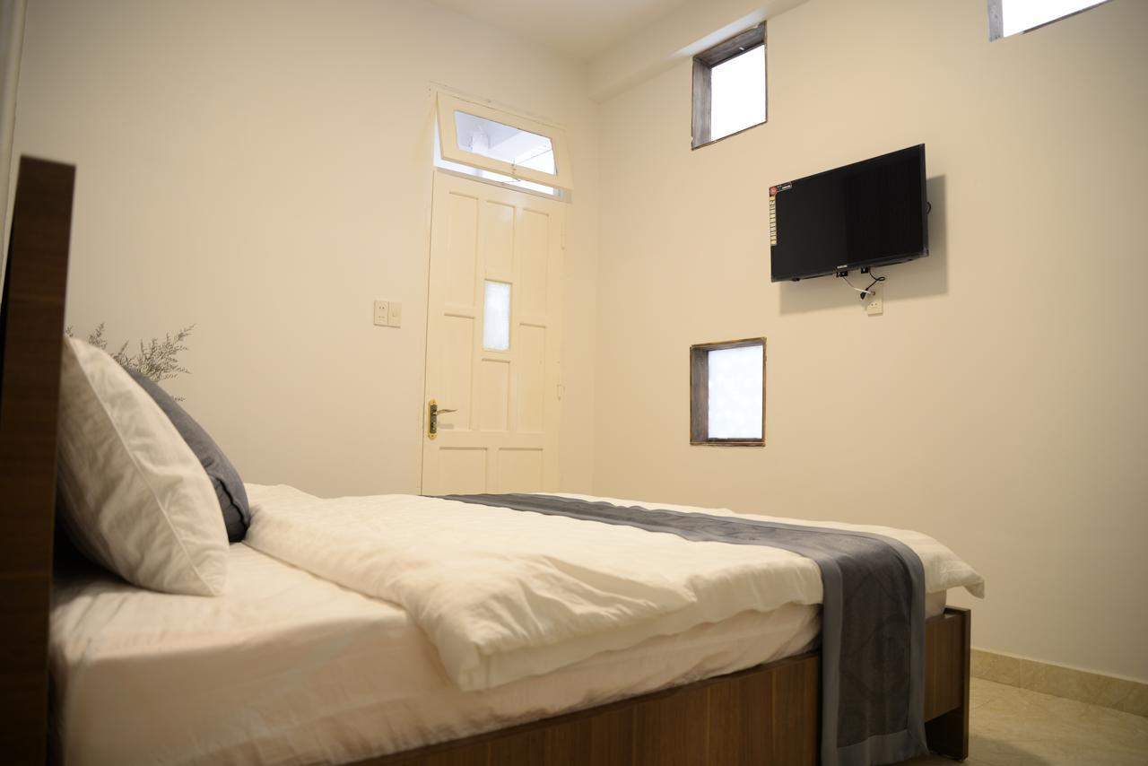 Amis Hotel Да Лат Екстериор снимка