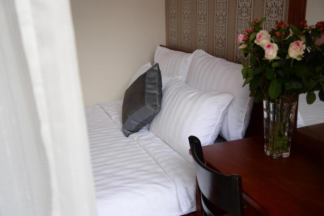 Amis Hotel Да Лат Екстериор снимка
